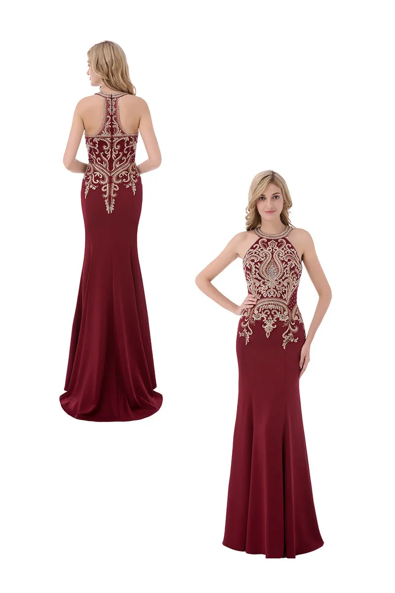 Chic robe de soirée rouge bordeaux avec applique doré style baroque