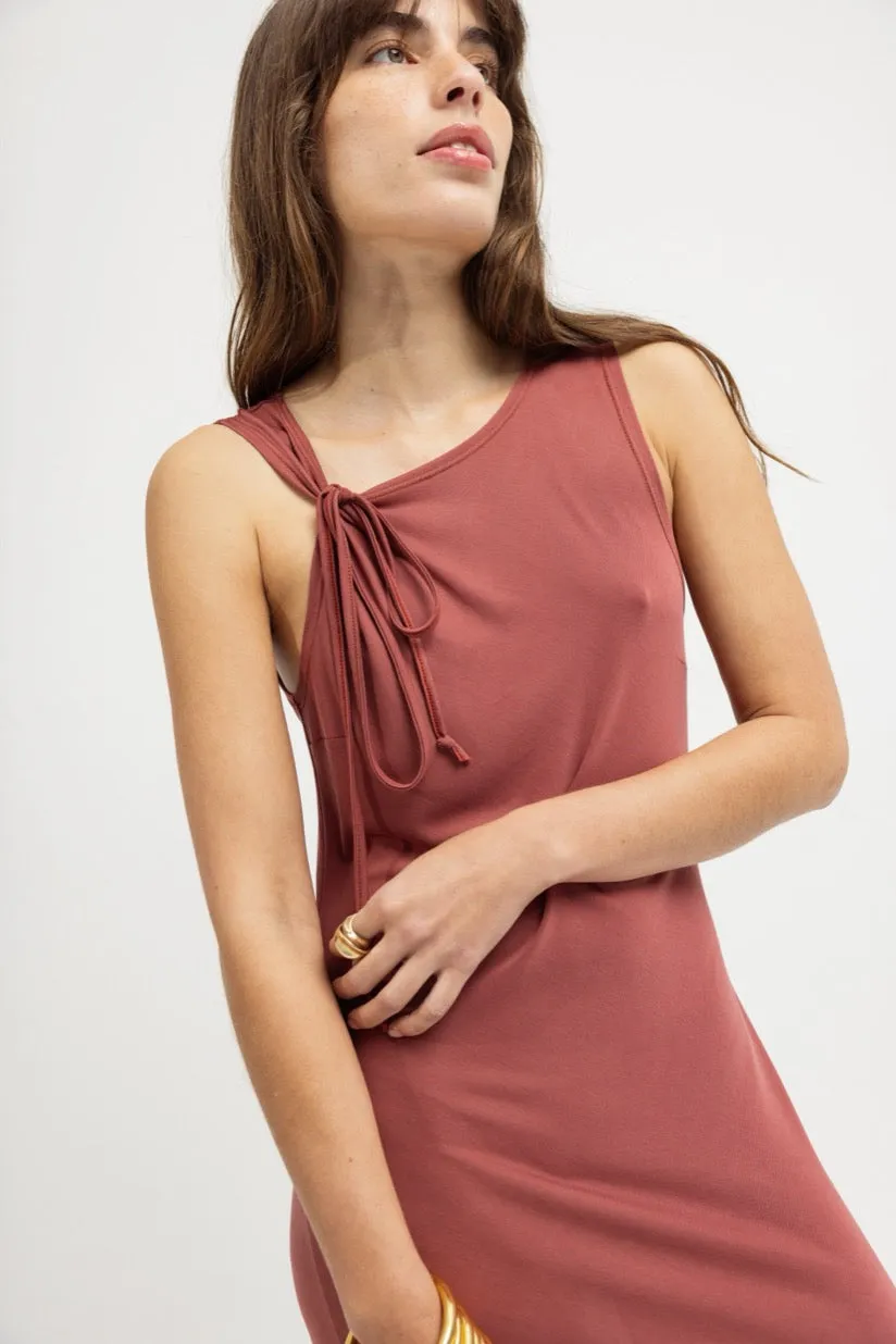 robe à bretelle en anneaux